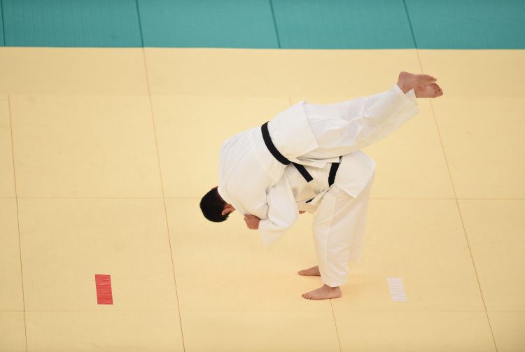 媒体人：山西男篮下午登上了前往杭州飞机，准备12日揭幕战
