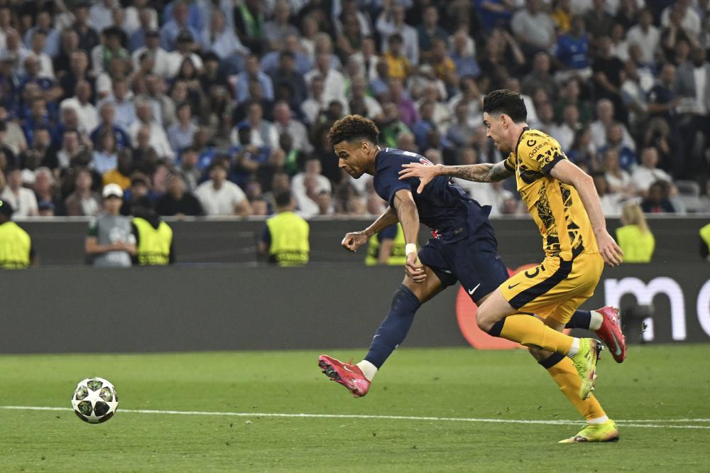 美媒：无论詹姆斯是否退役，这都将是他在湖人的最后一个赛季